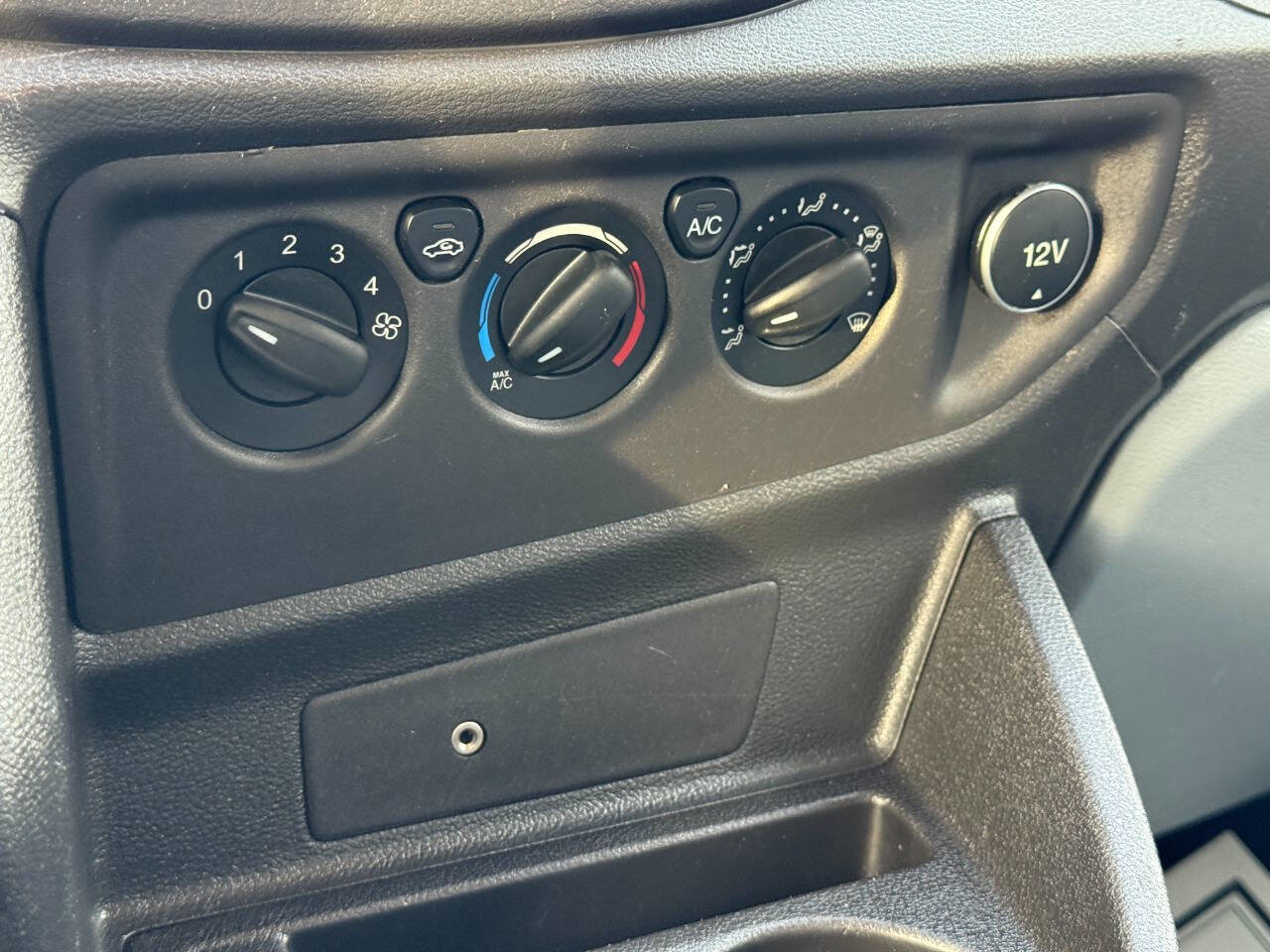 Used 2017 Ford Transit 250 148 Medium Roof image 21