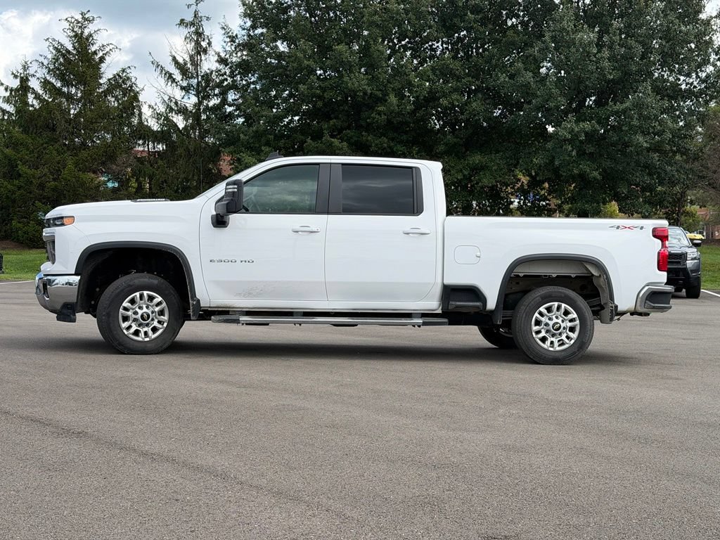 Used 2025 Chevrolet Silverado 2500 LT w/ Convenience Package AWD/4WD image 3