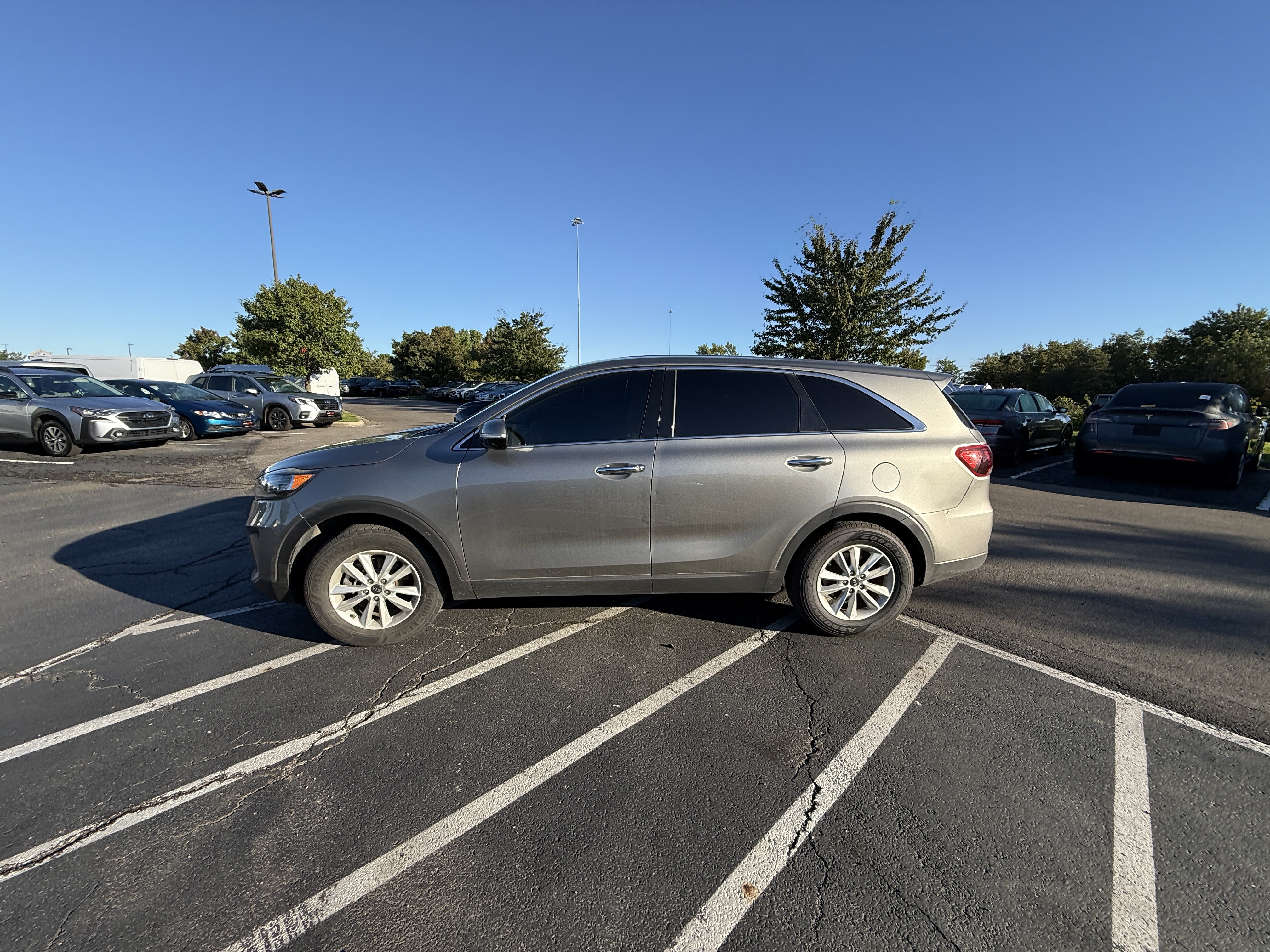 Used 2019 Kia Sorento FWD image 2
