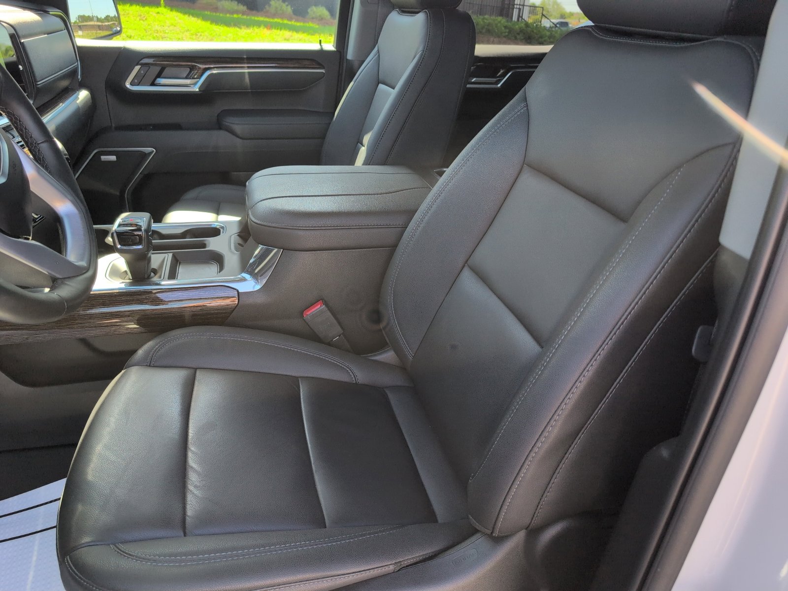 Used 2025 GMC Sierra 1500 Elevation w/ Elevation Premium Package image 17