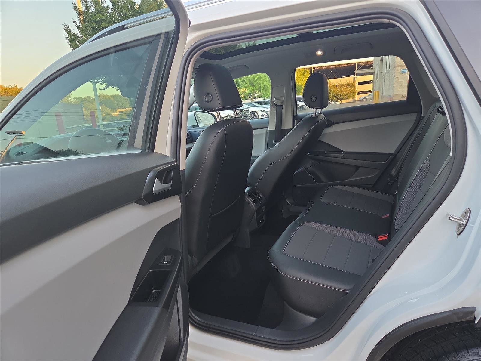 Used 2022 Volkswagen Taos SE image 26