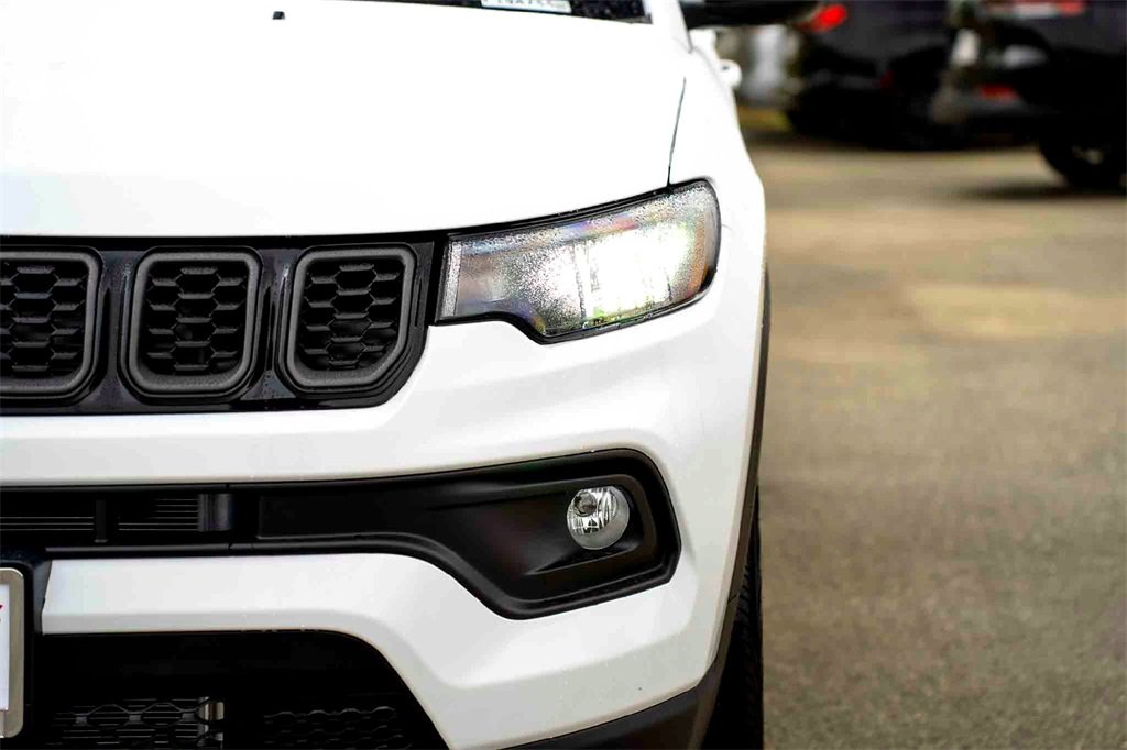 New 2026 Jeep Compass Latitude image 8