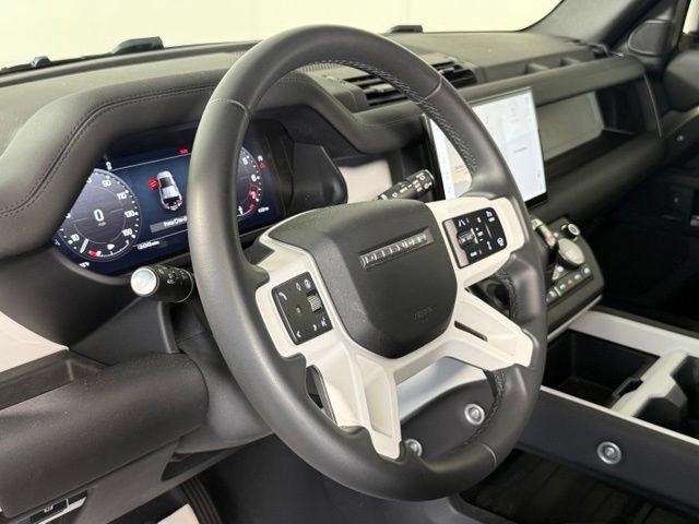 Used 2025 Land Rover Defender 110 S AWD/4WD image 18