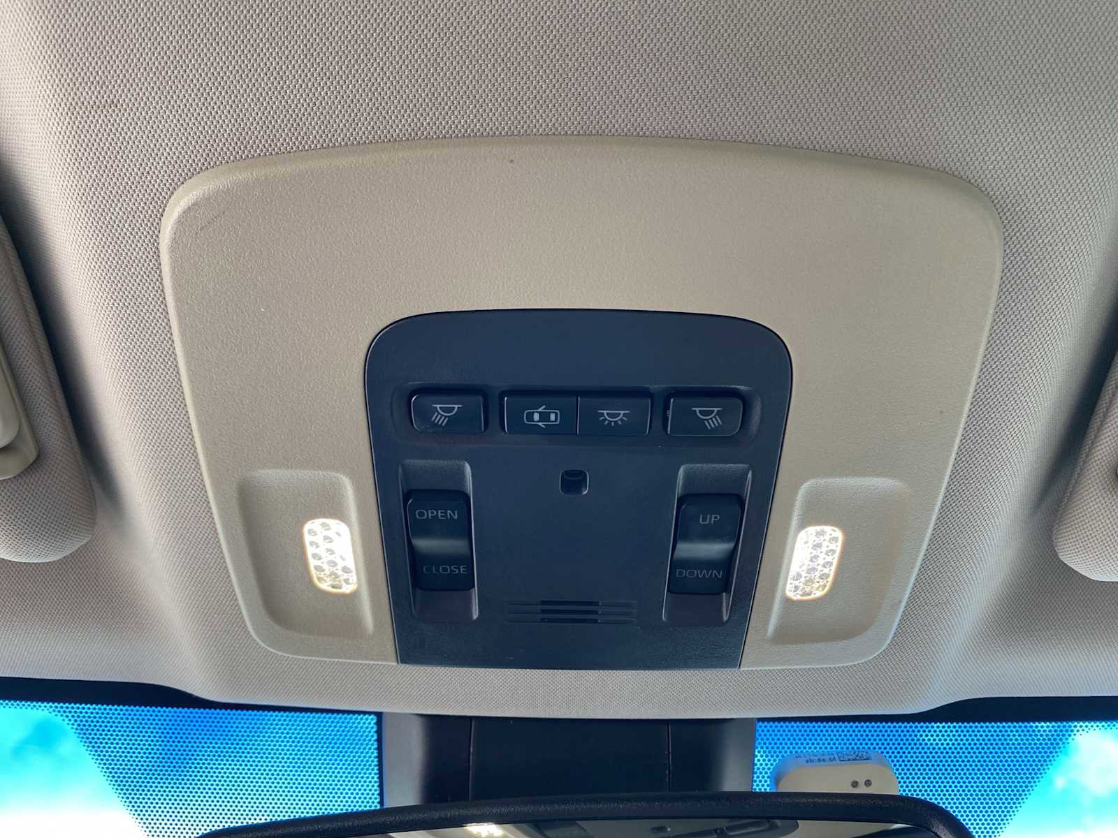 Used 2018 Toyota Camry LE w/ Moonroof Package image 22