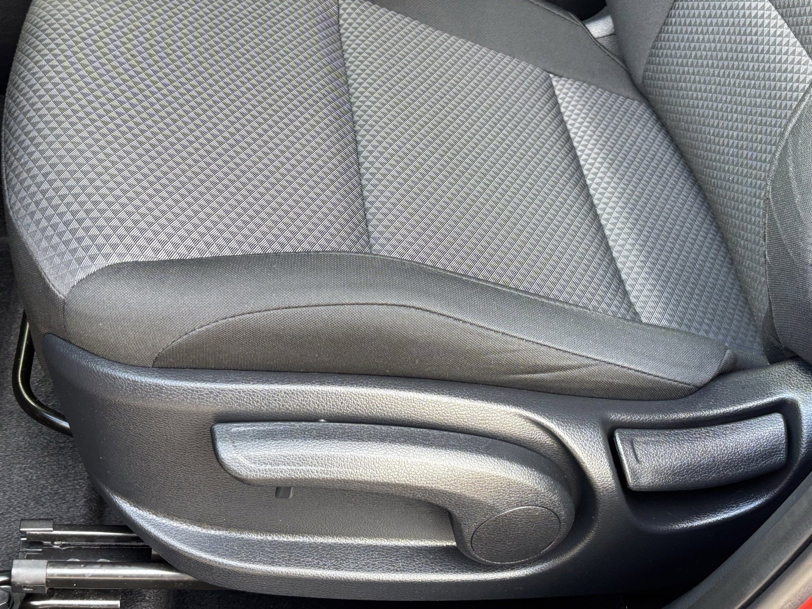 Used 2025 Kia Soul LX image 18