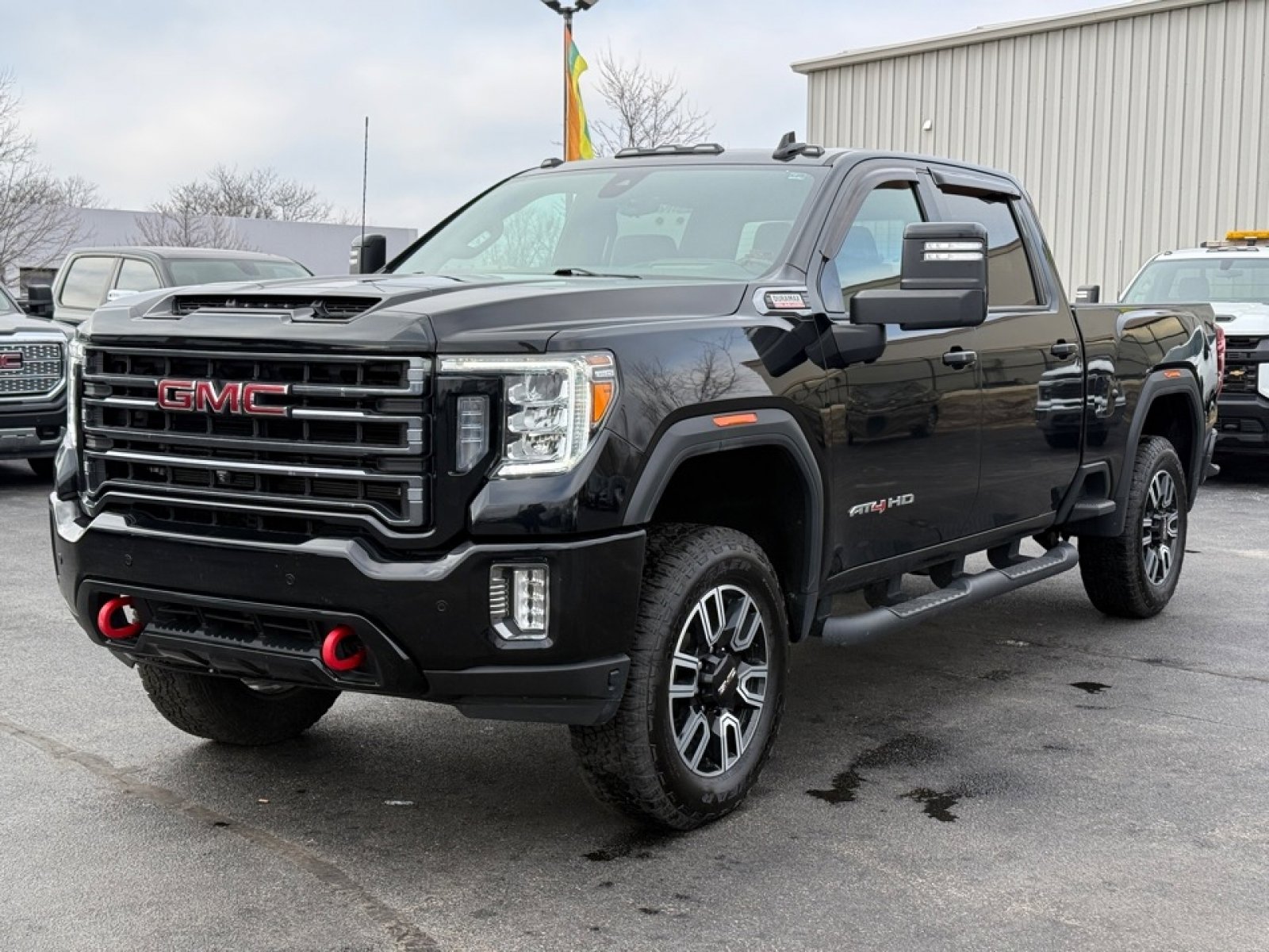 Used 2022 GMC Sierra 2500 AT4 w/ AT4 Preferred Package image 4