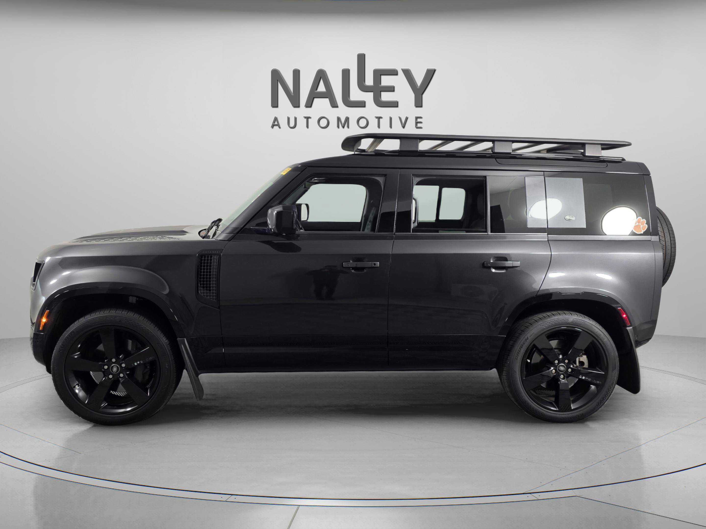 Used 2022 Land Rover Defender 110 X-Dynamic SE image 2