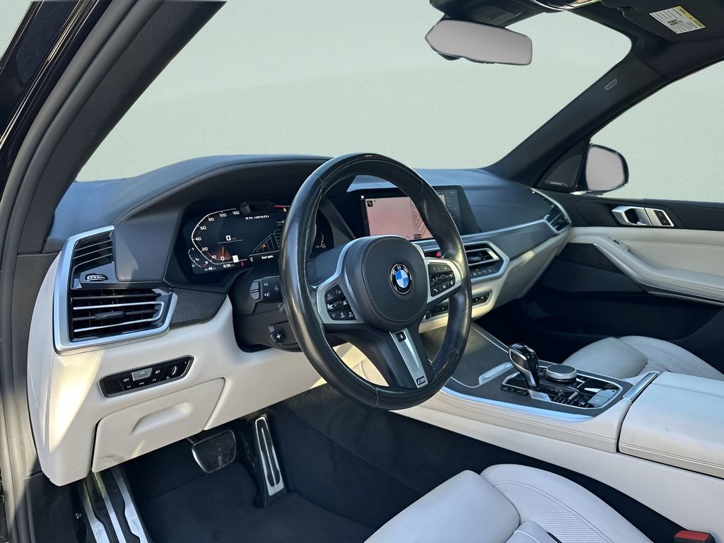 Used 2022 BMW X5 M50i image 12