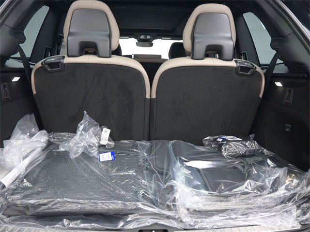 New 2026 Volvo XC90 B6 Ultra image 32