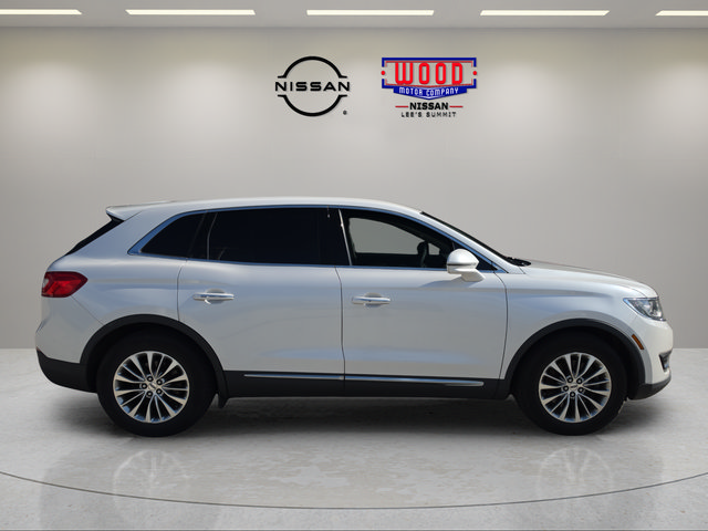 Used 2016 Lincoln MKX Select w/ Select Plus Package FWD image 2