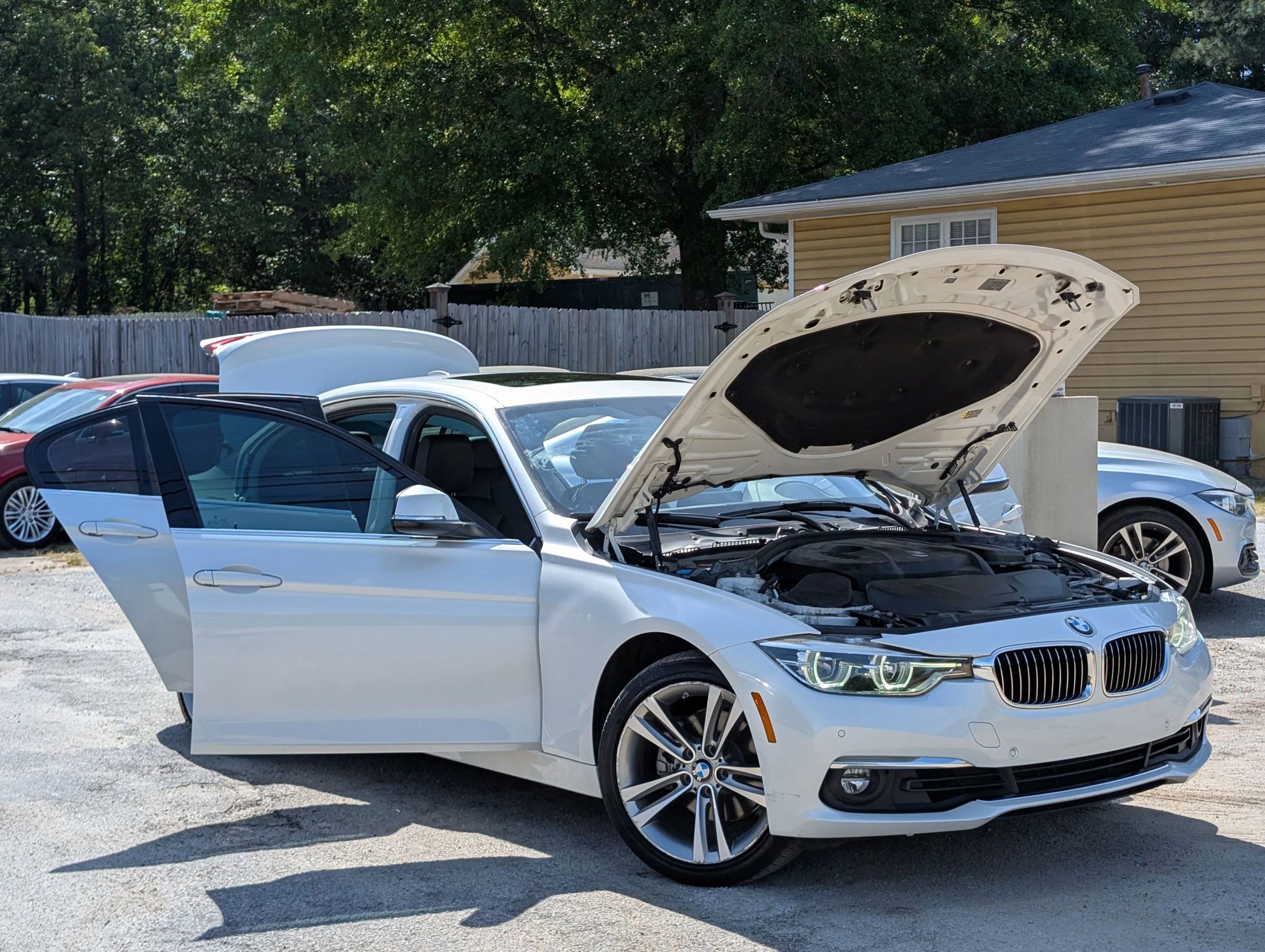 Used 2018 BMW 330i Sedan RWD image 9