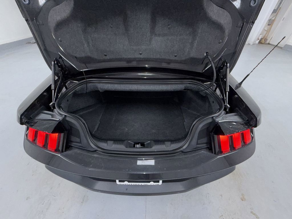 Used 2024 Ford Mustang Convertible image 15