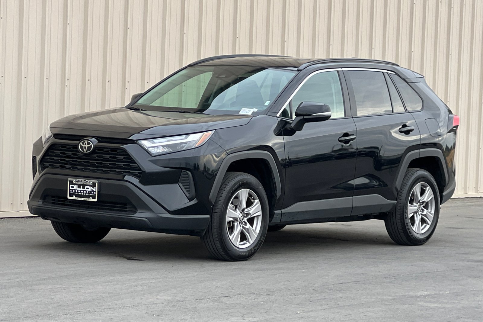 Used 2025 Toyota RAV4 XLE AWD/4WD image 11