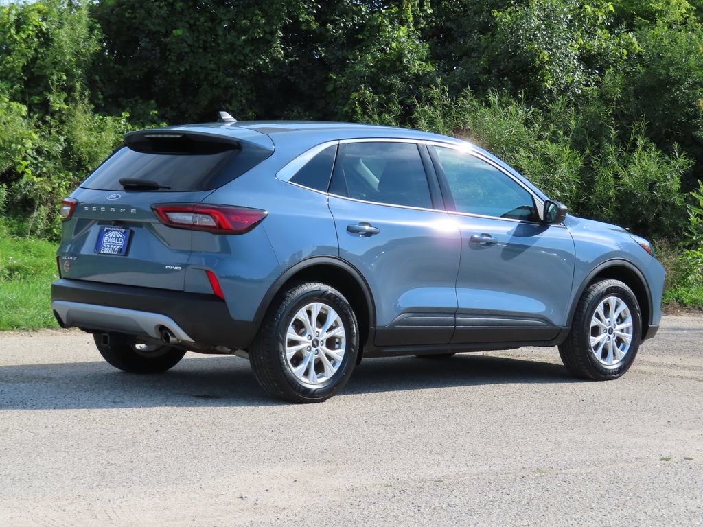 Used 2024 Ford Escape Active AWD/4WD image 3