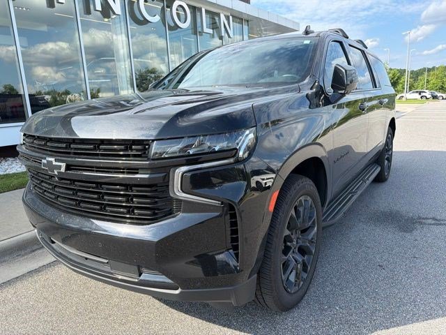 Used 2023 Chevrolet Suburban RST w/ Sport Performance Package AWD/4WD image 10