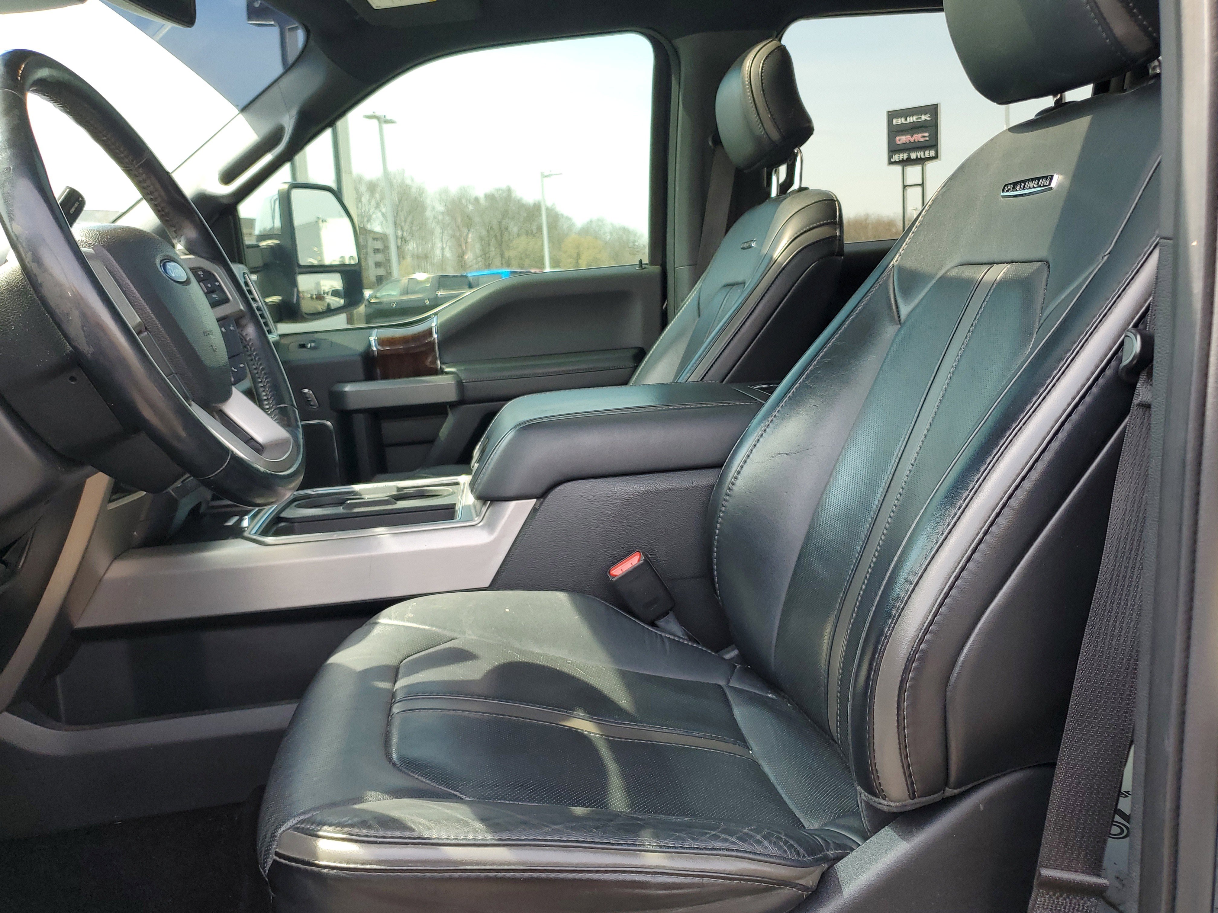 Used 2017 Ford F350 Platinum w/ Platinum Ultimate Package image 29