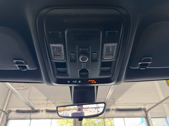 Used 2022 Chevrolet Tahoe Premier AWD/4WD image 23