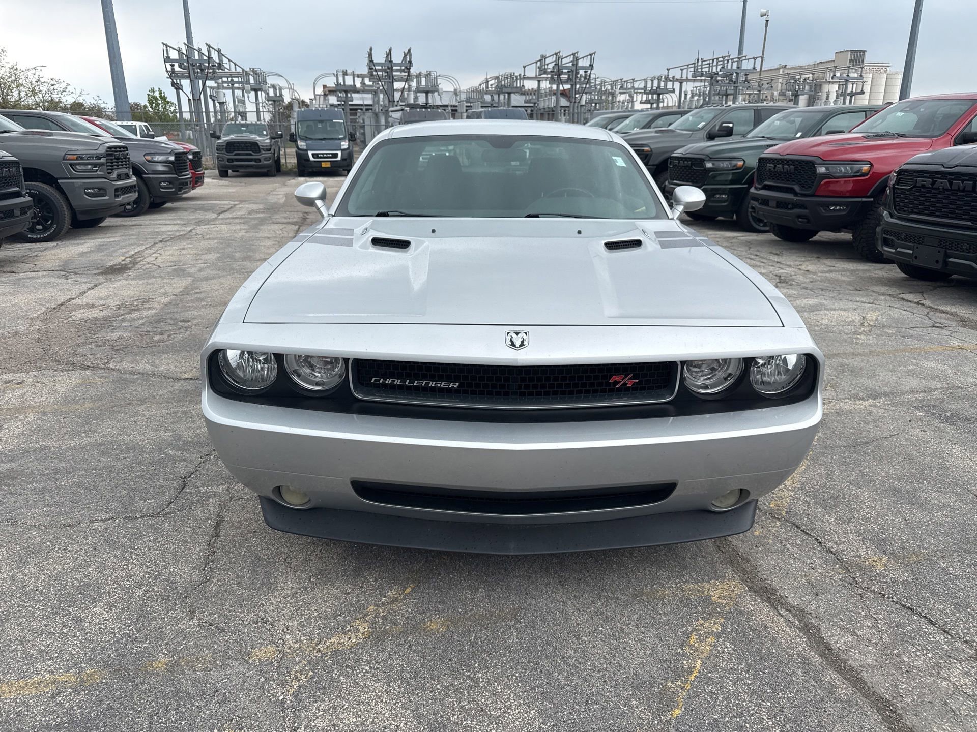 Used 2010 Dodge Challenger R/T RWD image 2
