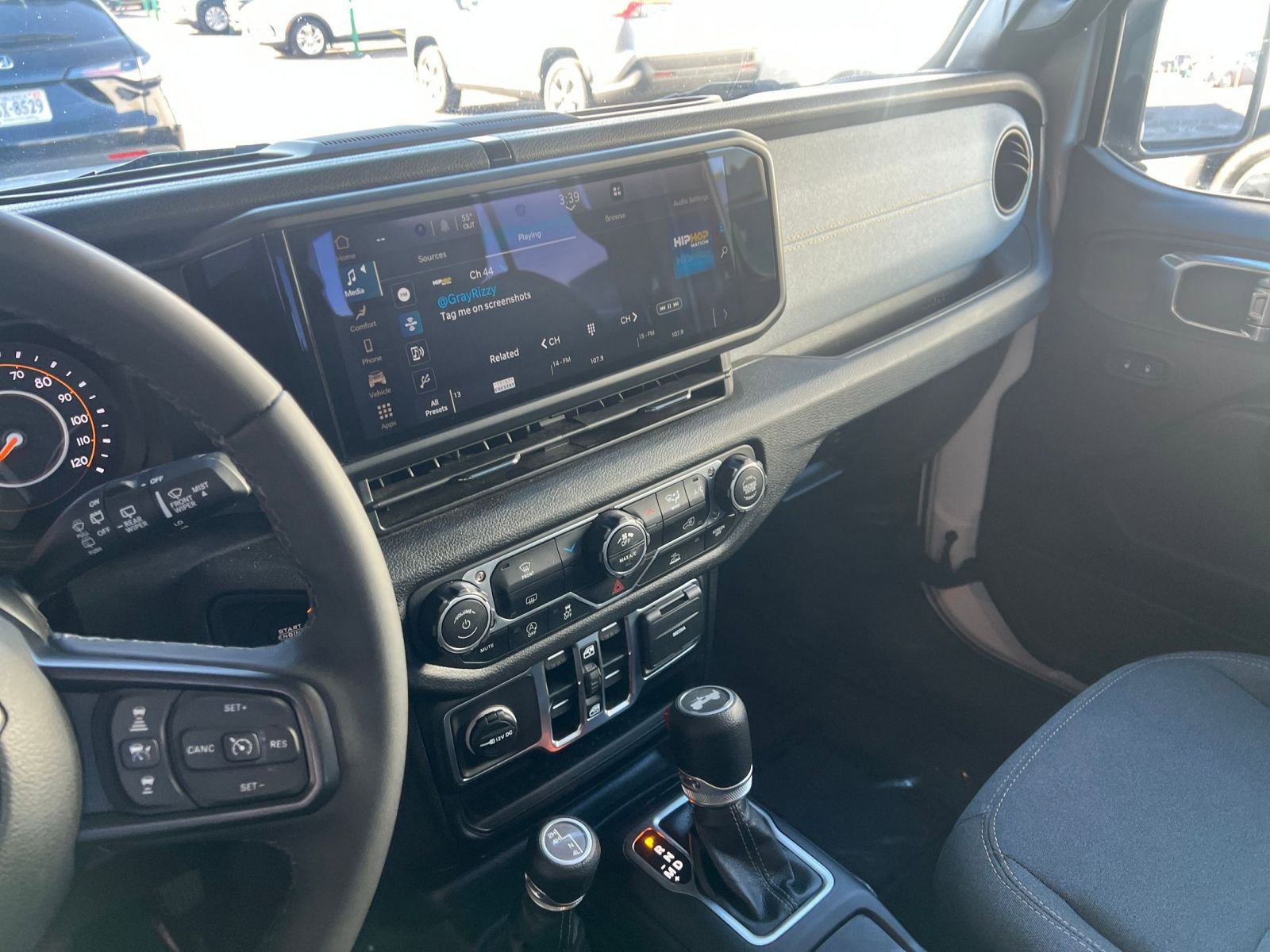 Used 2025 Jeep Wrangler Sport S image 20