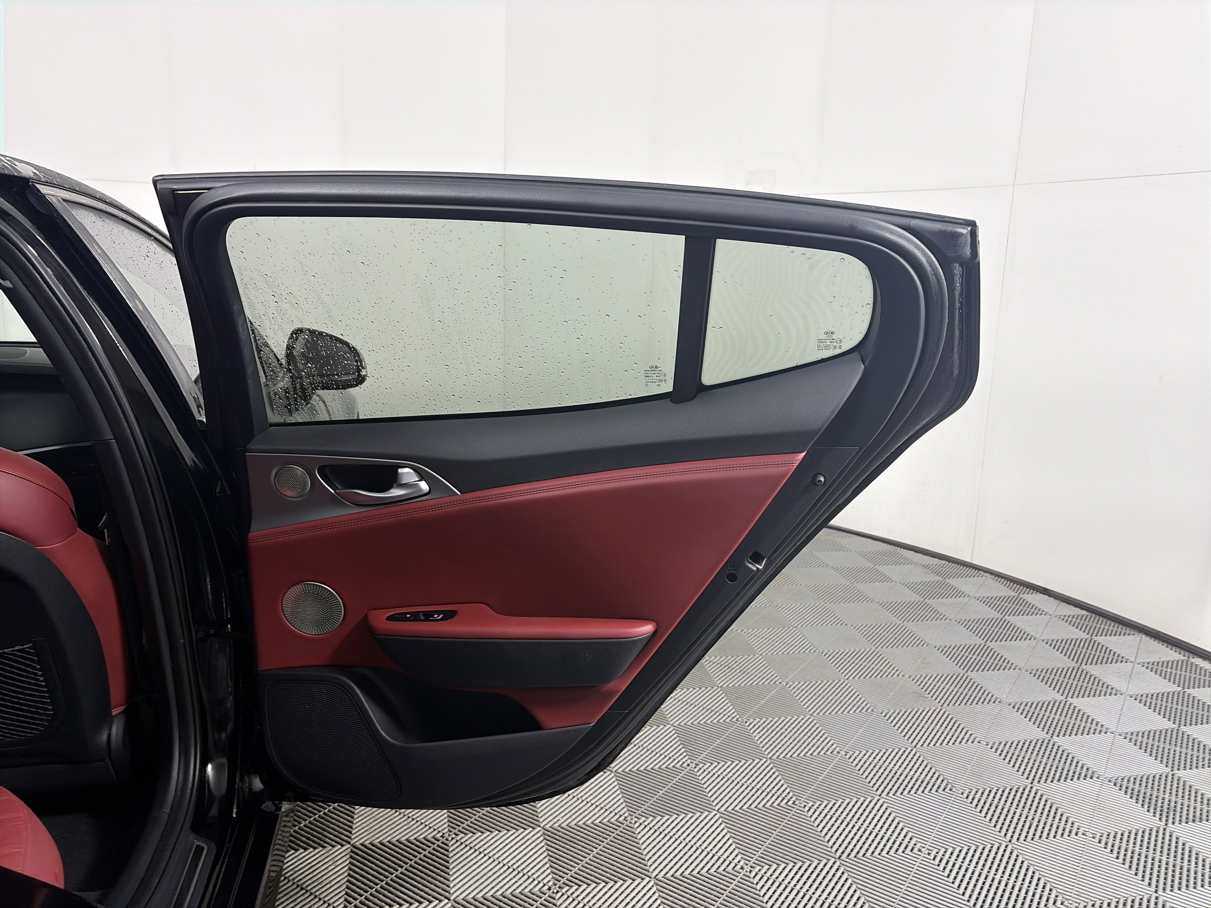 Used 2019 Kia Stinger GT2 image 38