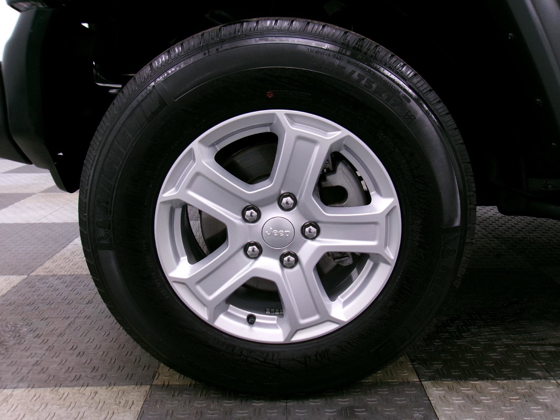 Used 2019 Jeep Wrangler Sport image 16