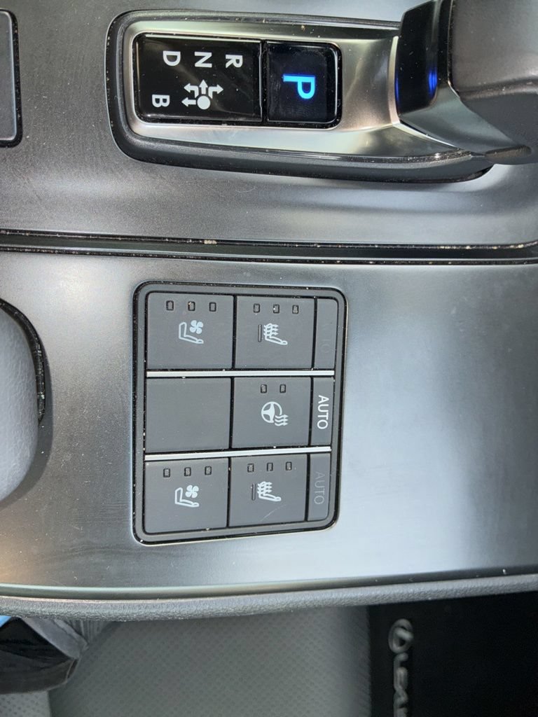 Used 2025 Lexus UX 300h FWD image 16