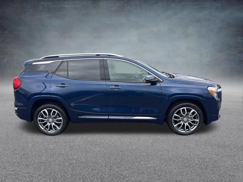 Used 2022 GMC Terrain Denali AWD/4WD image 2