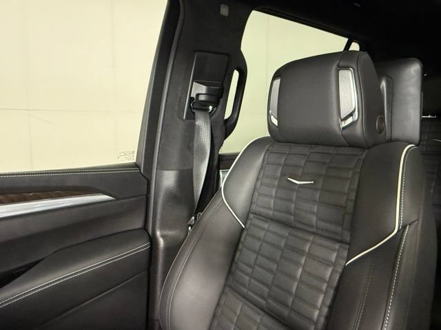 Certified 2025 Cadillac Escalade Sport Platinum w/ LPO, ONYX Package AWD/4WD image 20