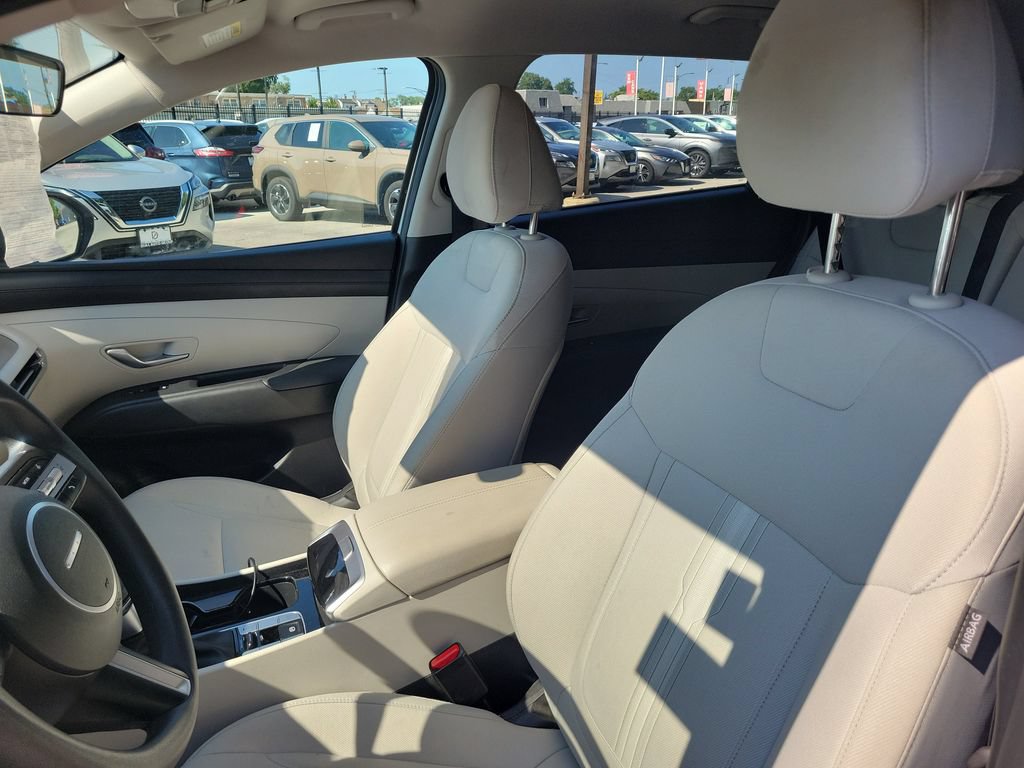Used 2025 Hyundai Tucson SEL FWD image 16