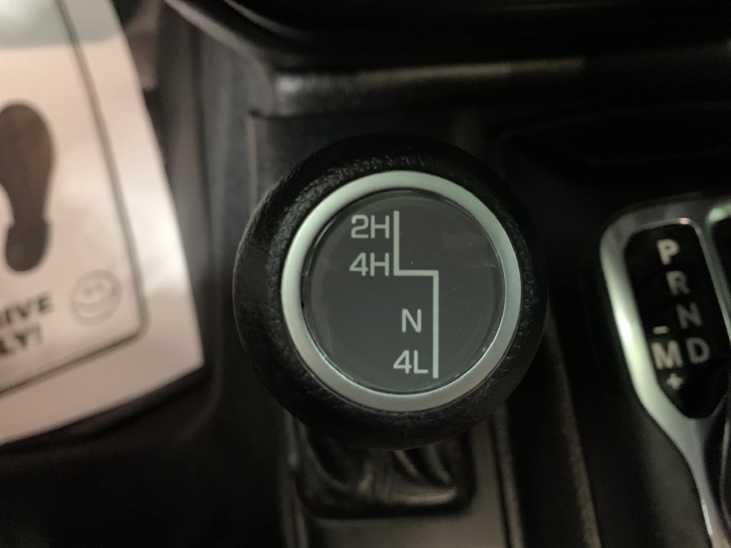 Used 2022 Jeep Gladiator Sport AWD/4WD image 24