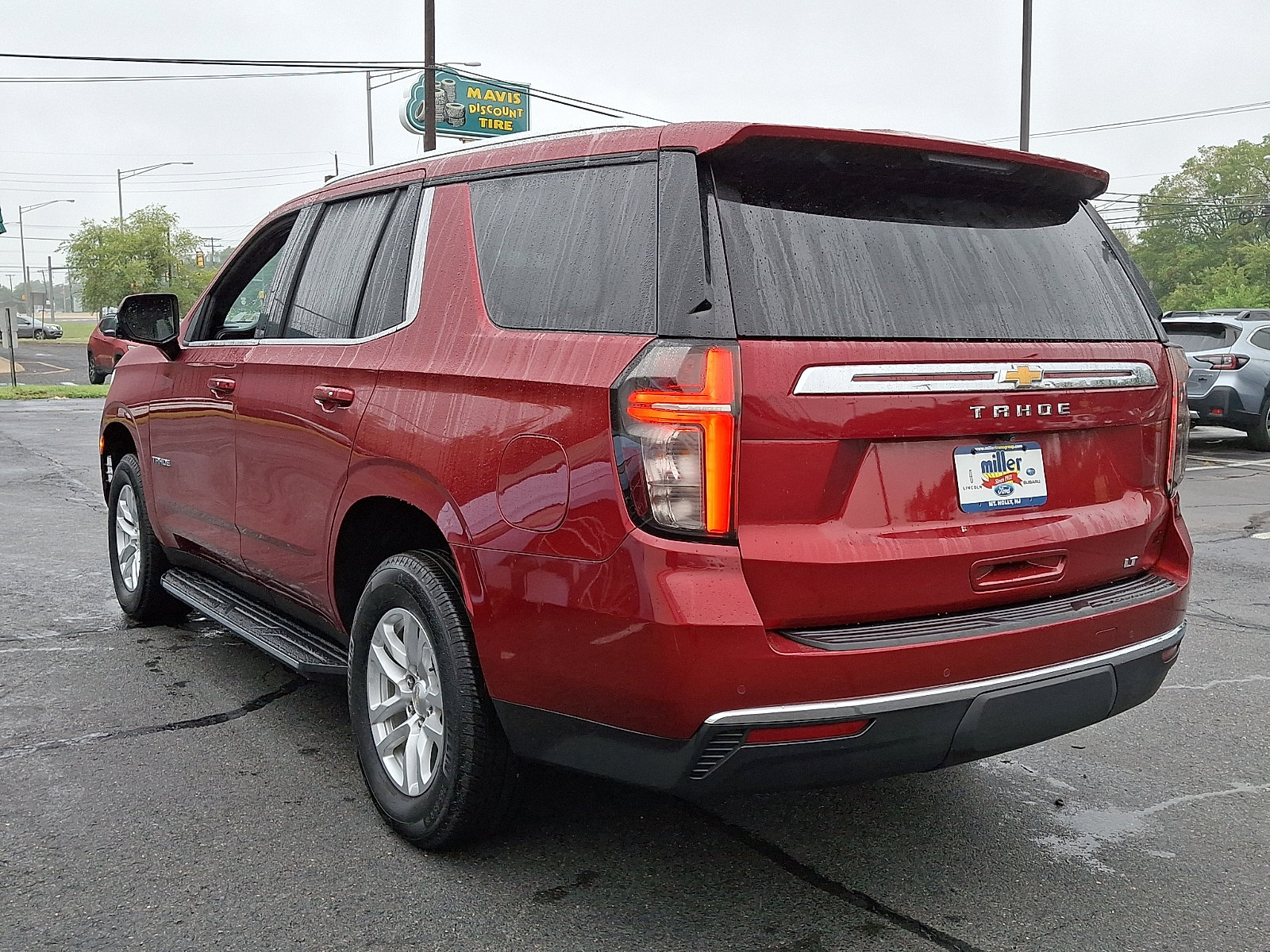 Used 2023 Chevrolet Tahoe LT w/ Luxury Package AWD/4WD image 4