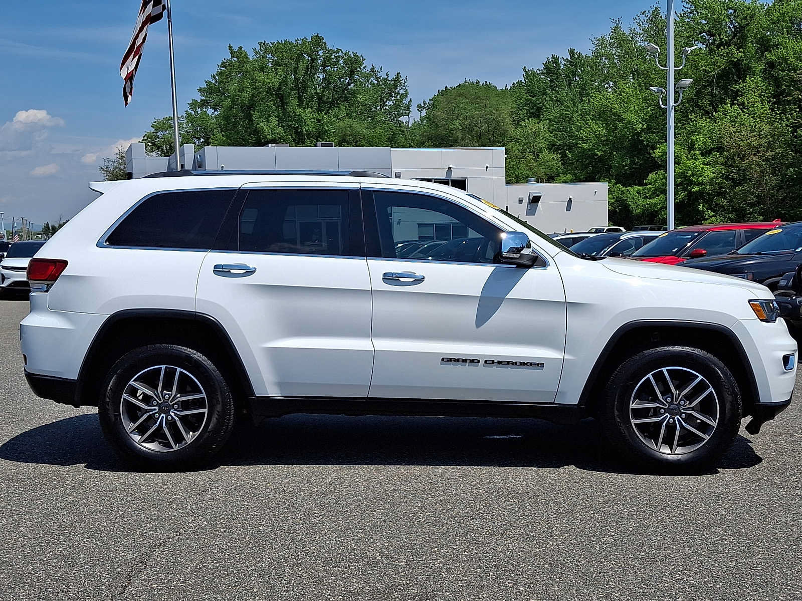 Used 2020 Jeep Grand Cherokee Limited AWD/4WD image 7