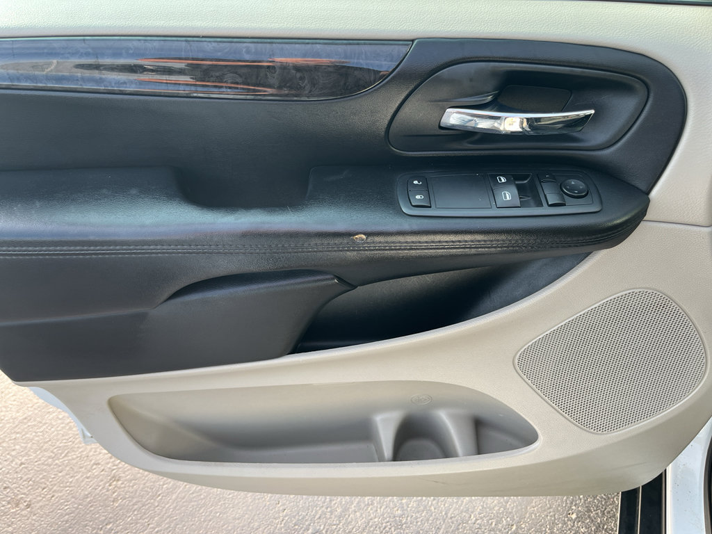 Used 2014 RAM C/V Tradesman w/ UConnect Hands-Free Group image 9