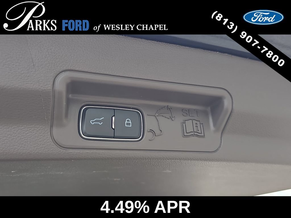 Certified 2024 Ford Explorer Platinum w/ Technology Package AWD/4WD image 9