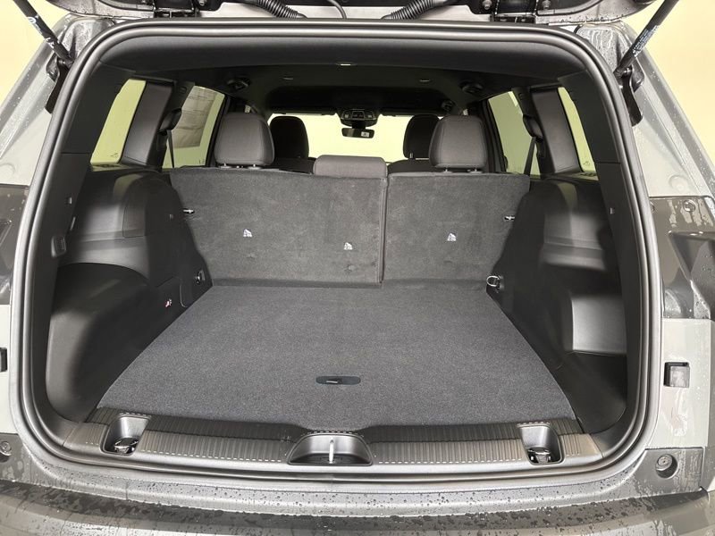 New 2026 Jeep Cherokee Laredo image 9