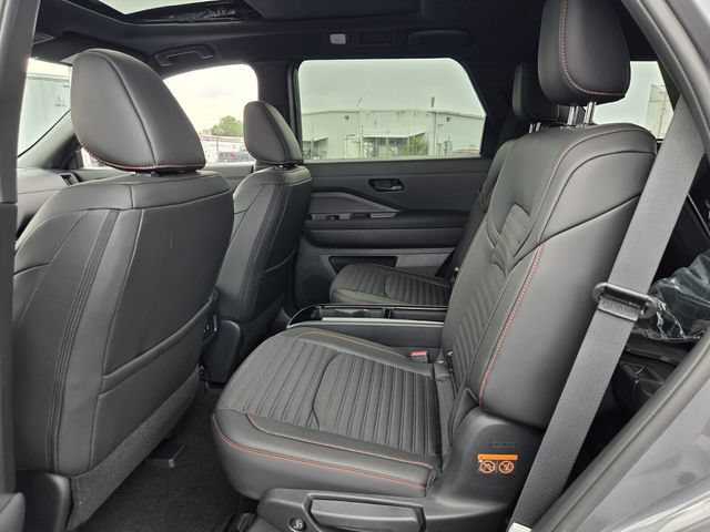 New 2026 Nissan Pathfinder Rock Creek w/ Rock Creek Premium Package AWD/4WD image 10