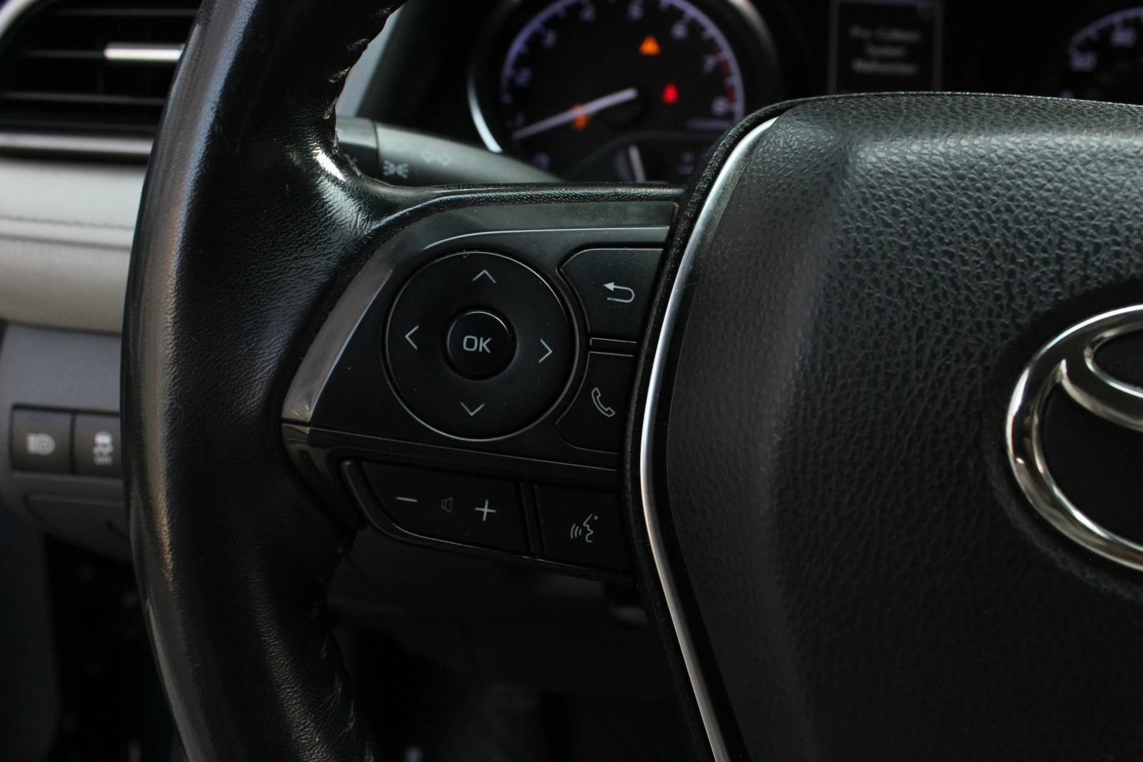 Used 2019 Toyota Camry SE FWD image 28