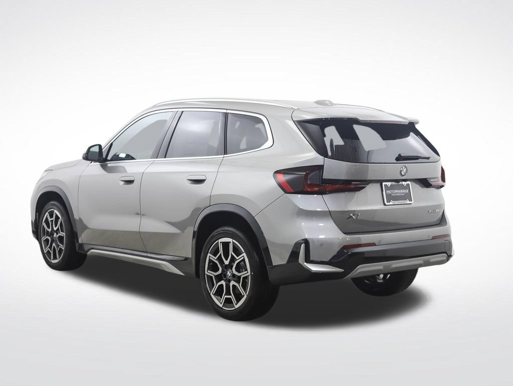 Used 2026 BMW X1 xDrive28i w/ Technology Package AWD/4WD image 3