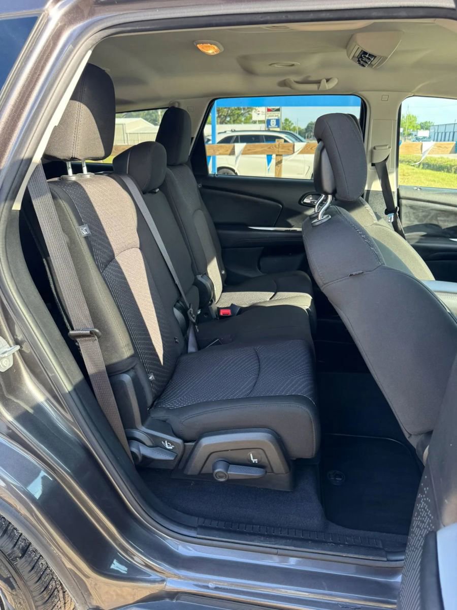 Used 2019 Dodge Journey SE FWD image 13