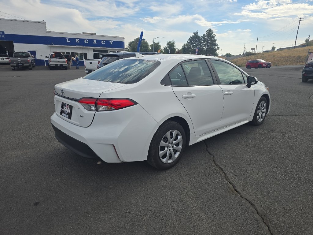 Used 2024 Toyota Corolla LE FWD image 5