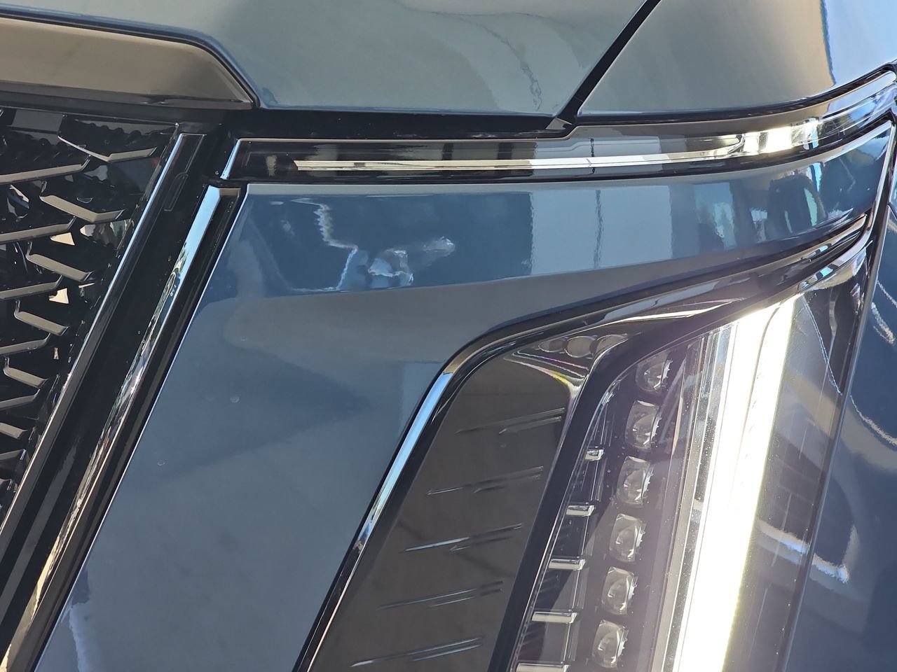 New 2026 Cadillac Escalade Platinum Sport w/ LPO, ONYX Package AWD/4WD image 34