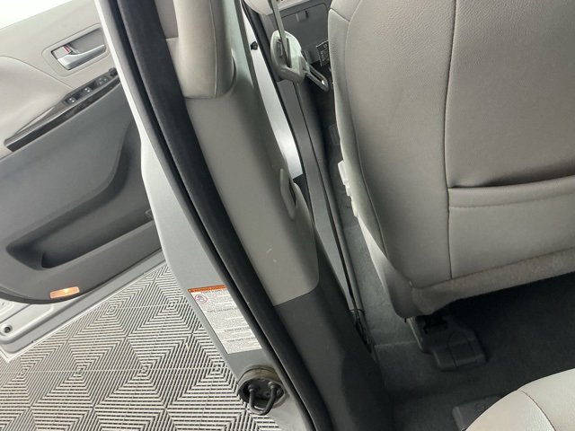 Used 2020 Toyota Sienna XLE Premium image 9