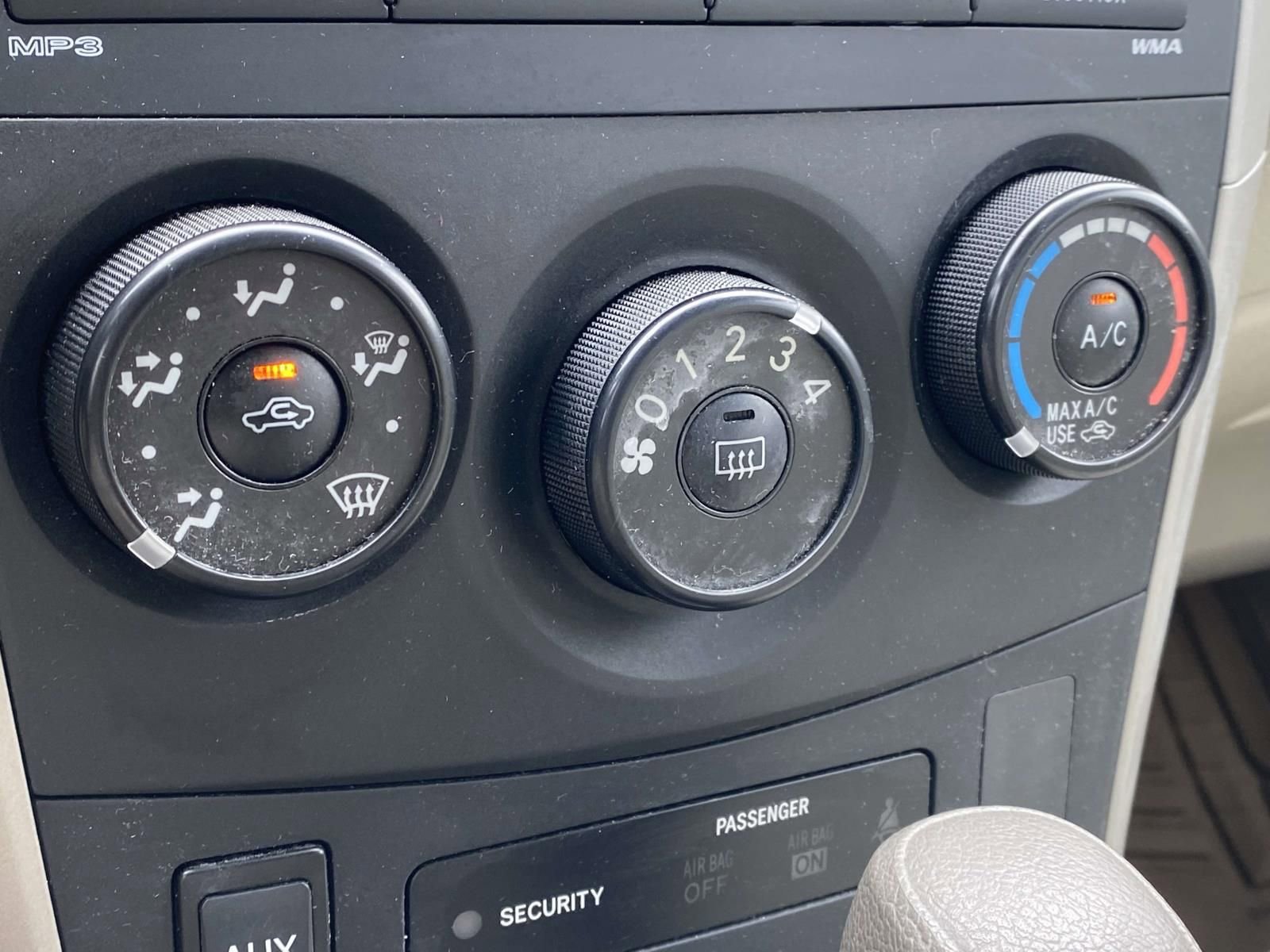 Used 2010 Toyota Corolla LE FWD image 19