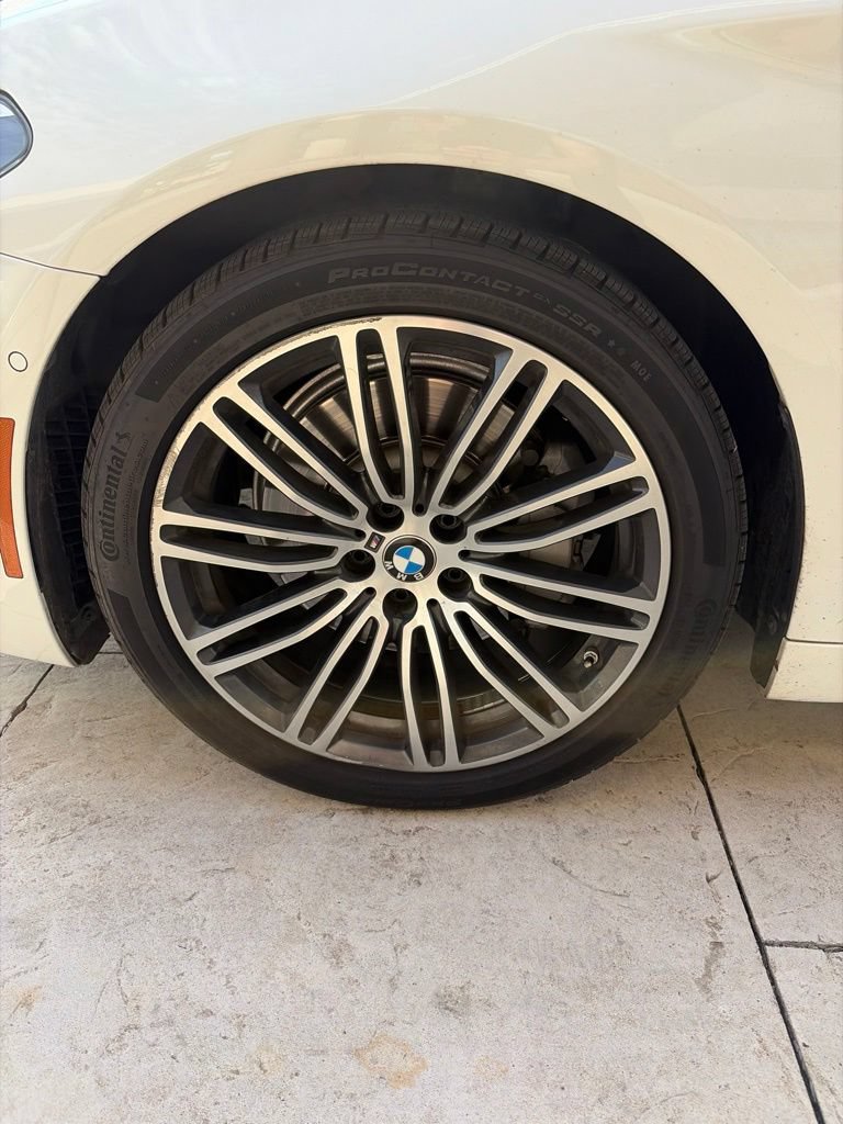 Used 2018 BMW 540i xDrive AWD/4WD image 4