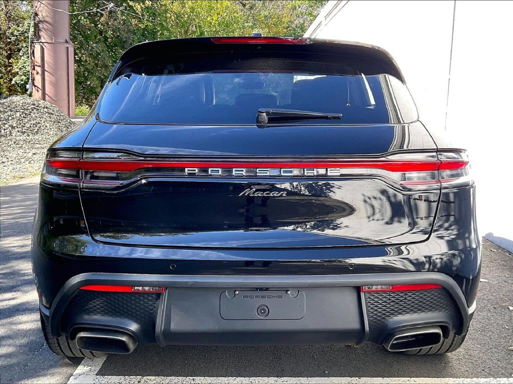 Certified 2023 Porsche Macan AWD/4WD image 9