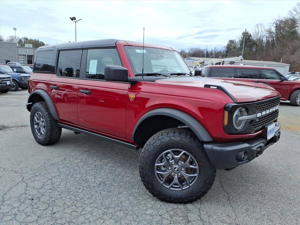 New 2025 Ford Bronco Badlands image 3