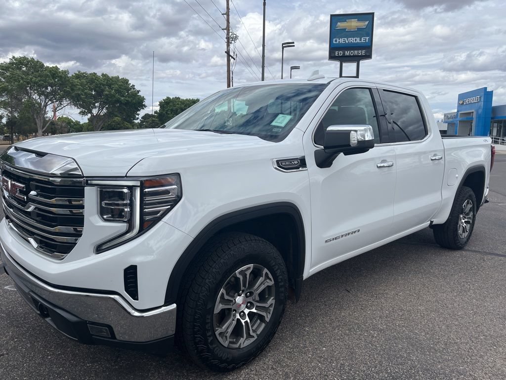 Certified 2025 GMC Sierra 1500 SLT AWD/4WD image 1
