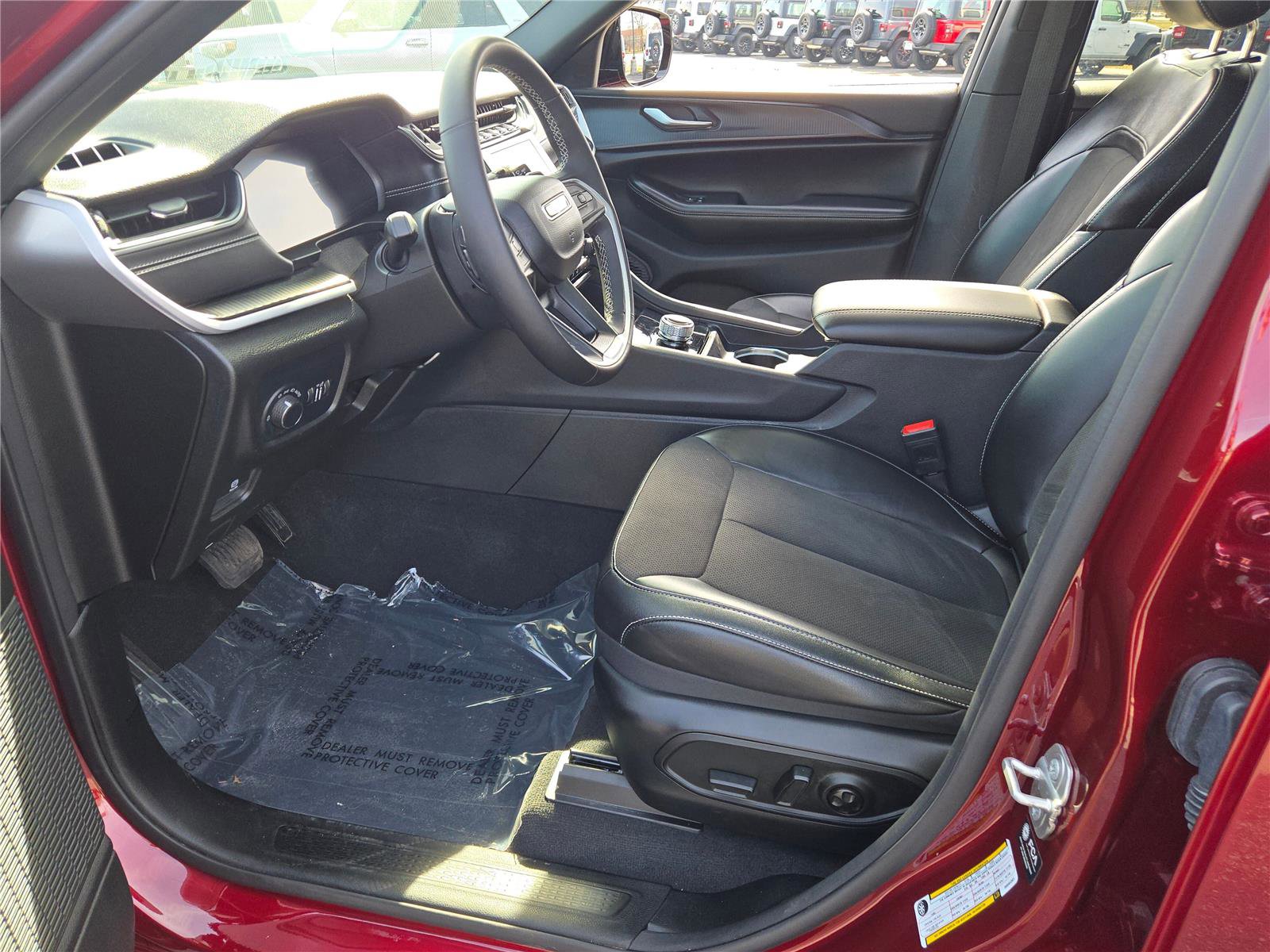 Certified 2024 Jeep Grand Cherokee Altitude image 28