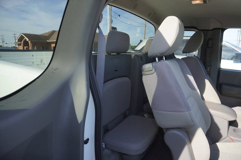 Used 2013 Nissan Frontier S RWD image 7