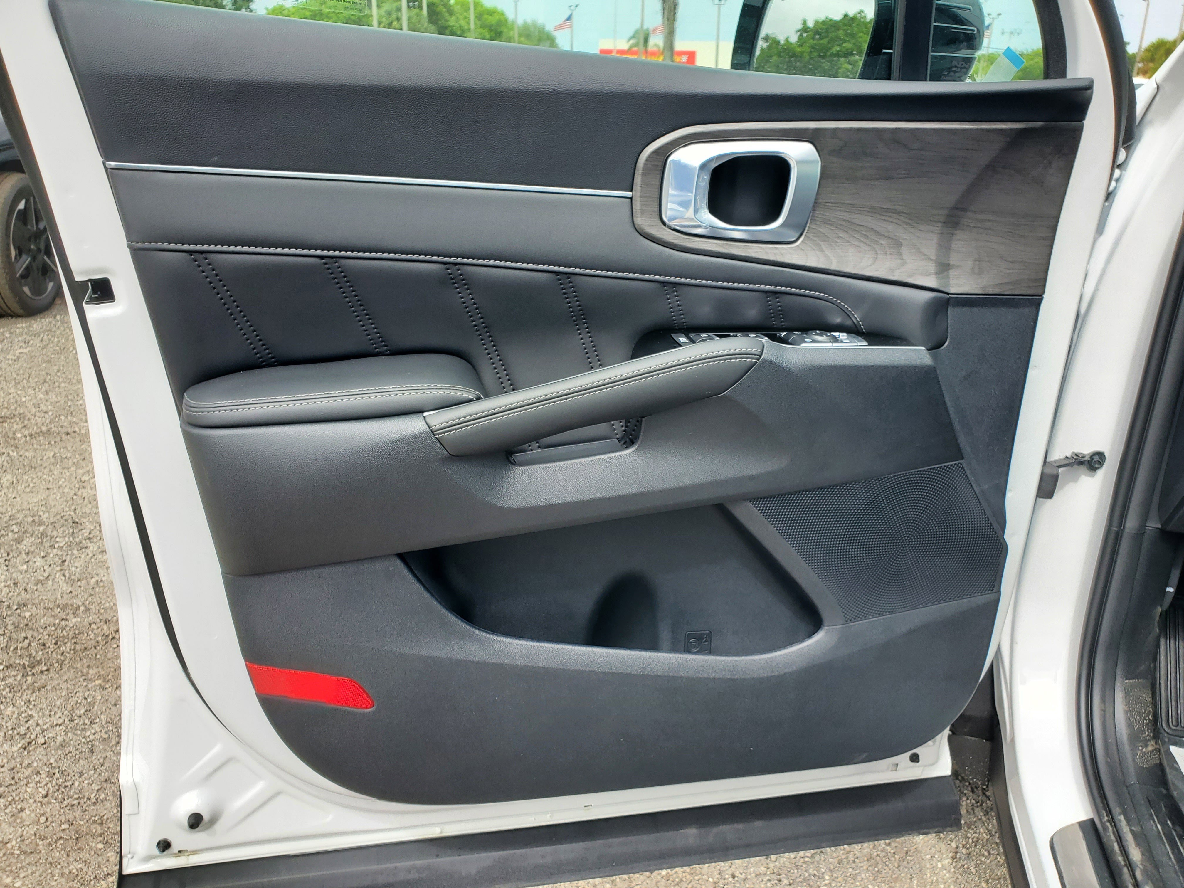 New 2025 Kia Sorento SX image 14